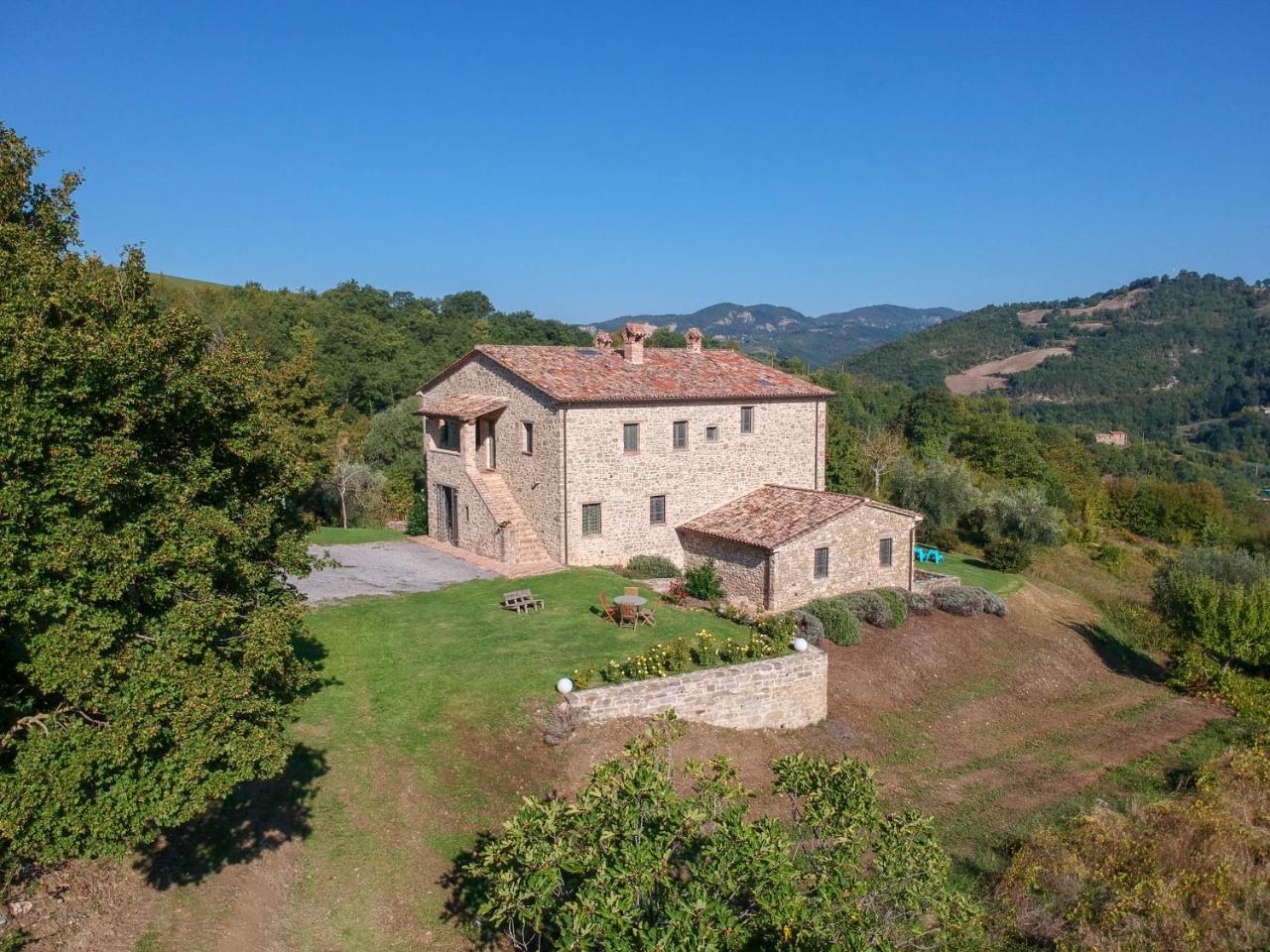 Agriturismo Montelovesco Brunetta ภายนอก รูปภาพ