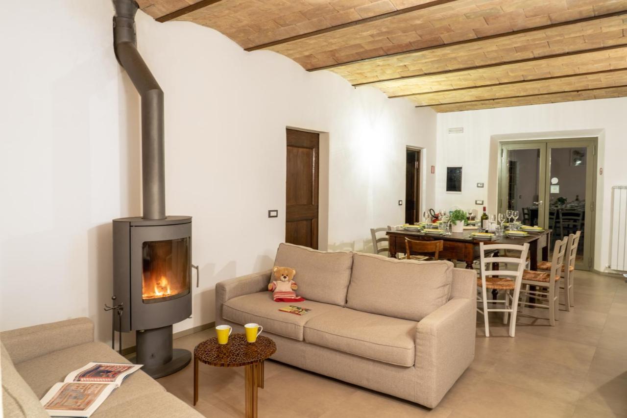 Agriturismo Montelovesco Brunetta ภายนอก รูปภาพ